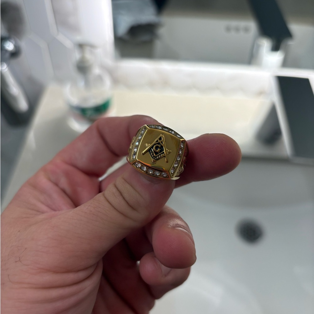Elegant Gold Masonic Ring with Silver Accents